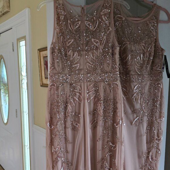 Adrianna Papell - Picture 8 of 10